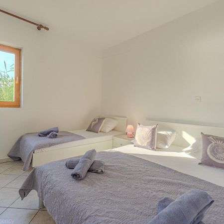 Bepic Quiet Location On A Beautiful Bay Apartment Metajna Ngoại thất bức ảnh