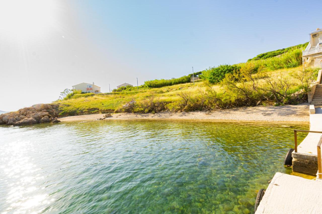 Bepic Quiet Location On A Beautiful Bay Apartment Metajna Ngoại thất bức ảnh