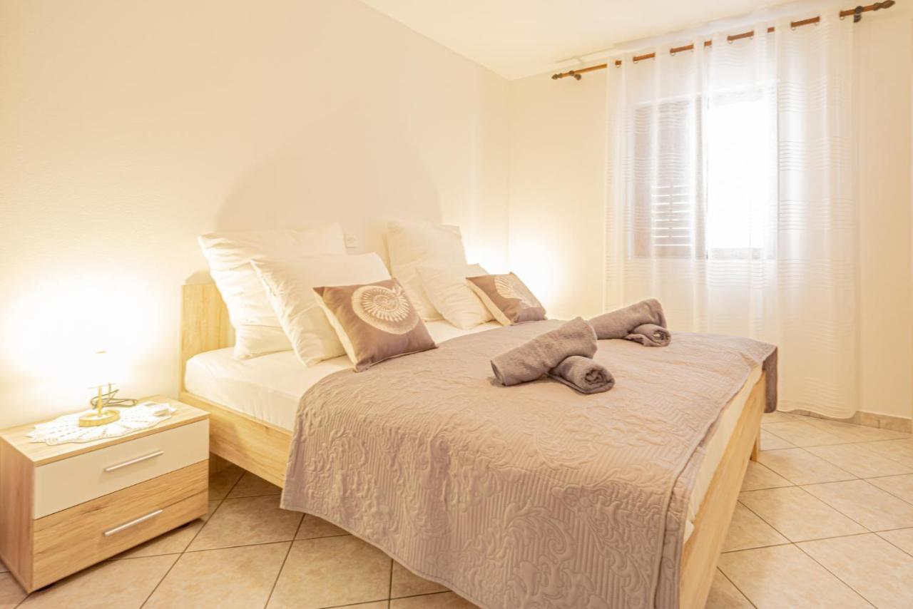Bepic Quiet Location On A Beautiful Bay Apartment Metajna Ngoại thất bức ảnh