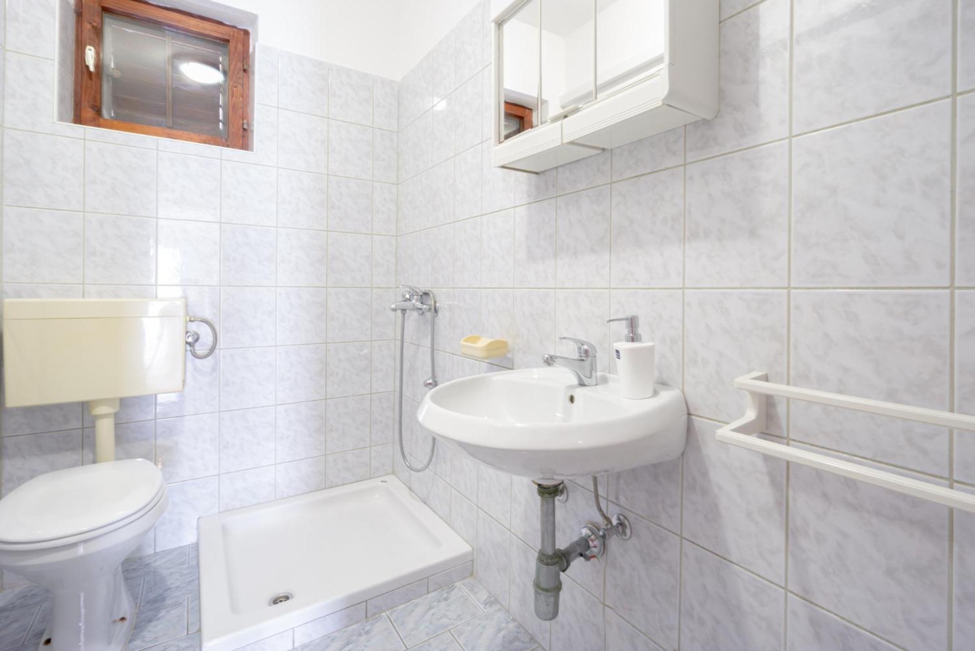 Bepic Quiet Location On A Beautiful Bay Apartment Metajna Phòng bức ảnh